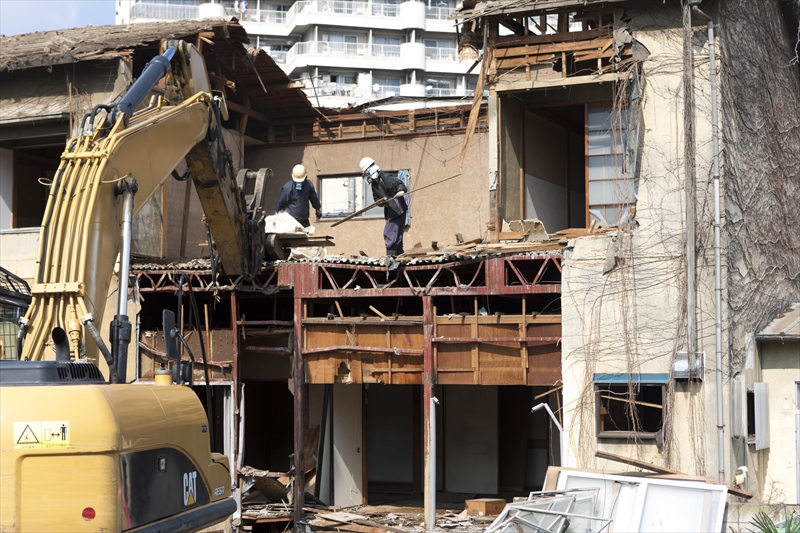 木造住宅から大型施設までどんな解体工事にも対応します！